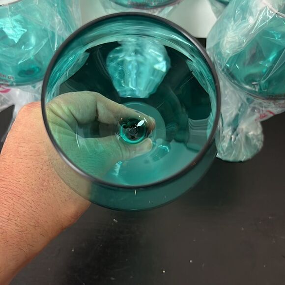 Williams Sonoma Sol Outdoor Al Fresco Red Wine Glasses, Set of 6 - Picture 3 of 4